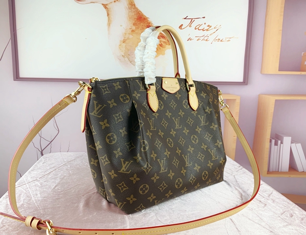 ルイヴィトンバッグ背面デザイン